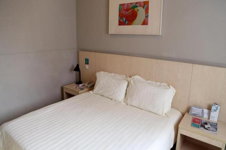 Hotel Suite Photo