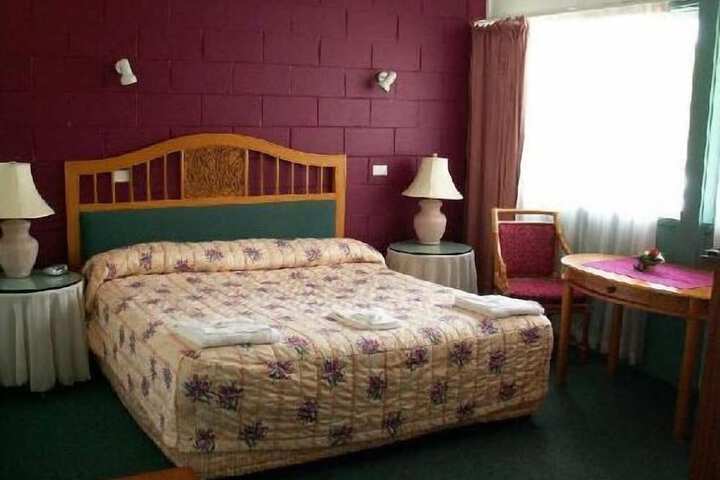 Room 3 of 12