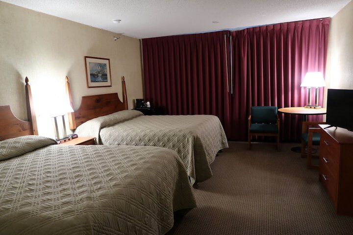 Deluxe 2 Queen Beds (6 of 15)