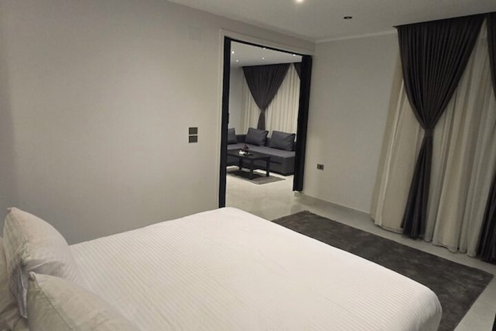 Room 65 of 107