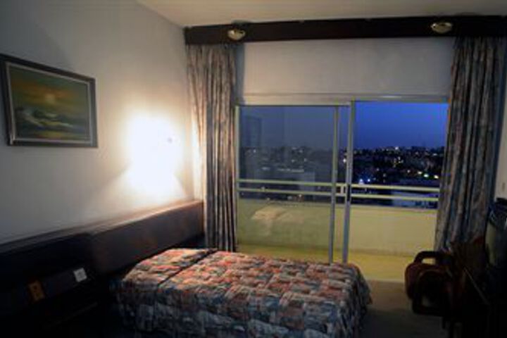 Room 5 of 22