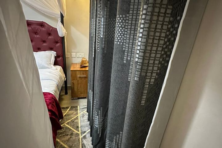 Room 15 of 49