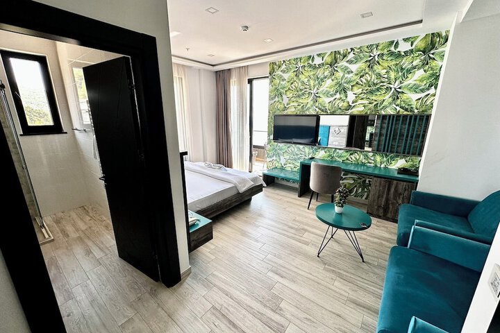 Room 19 of 83