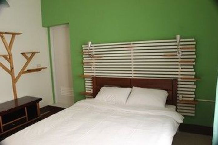 Room 20 of 33