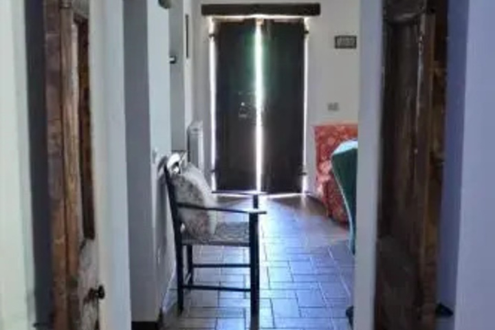 Room 7 of 10