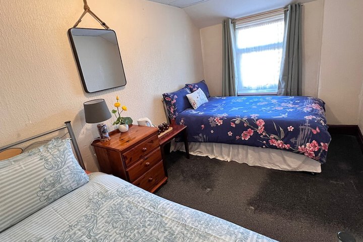 Room 17 of 37