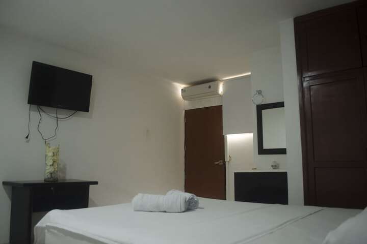 Room 7 of 17