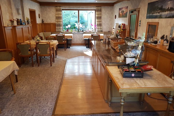 Breakfast/Coffee Service 16 of 38