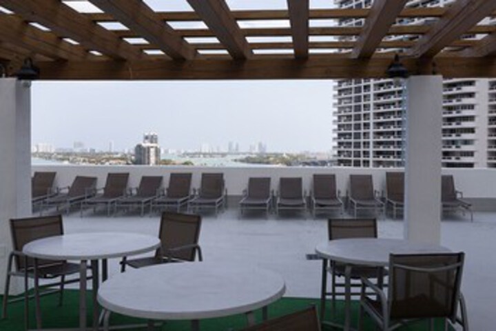 Sundeck 247 of 263