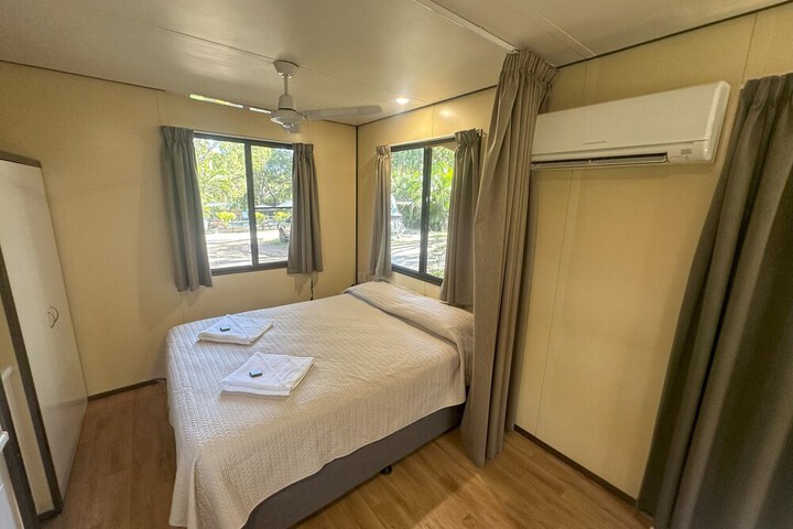 Room 5 of 64