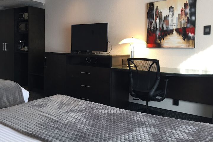 Room 4 of 48