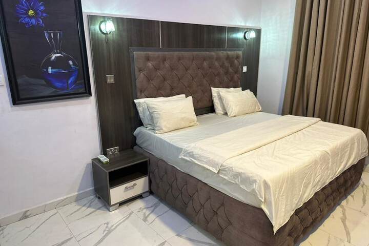 Room 15 of 31