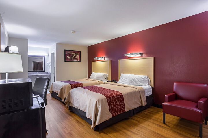 2 Double Beds (6 of 6)