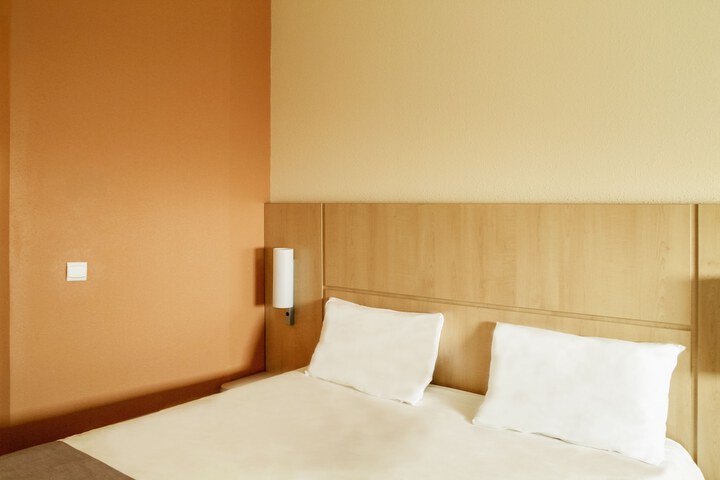 Room 13 of 72