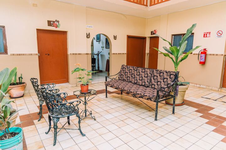 Ballroom/Hall 120 of 142
