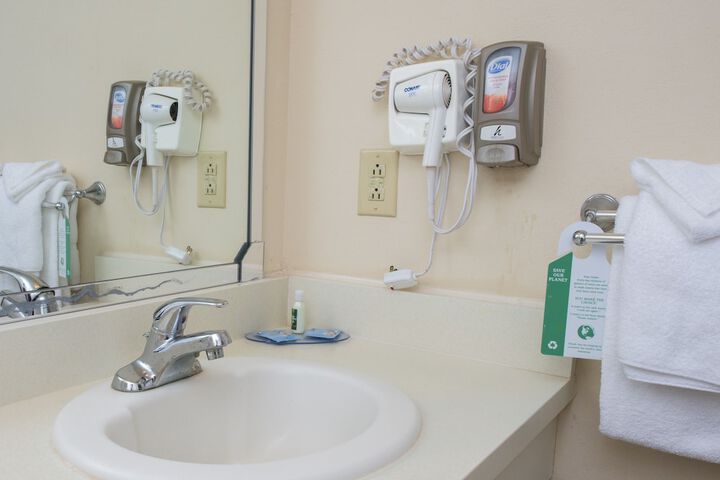Bathroom sink