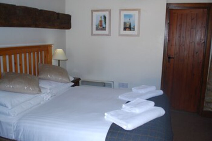 Room 53 of 84