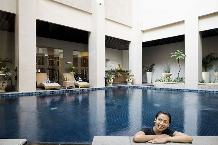 Hotel Pool