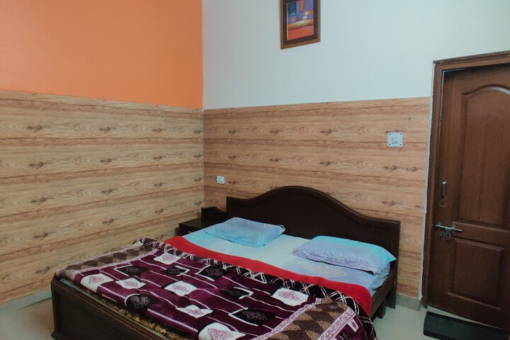Room 2 of 13