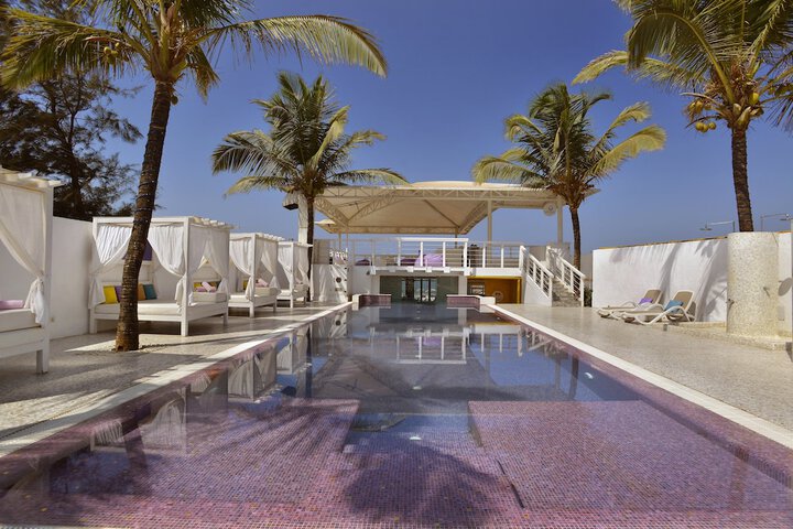 Pool Hotel
