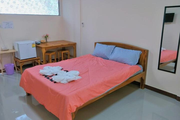 Room 2 of 2