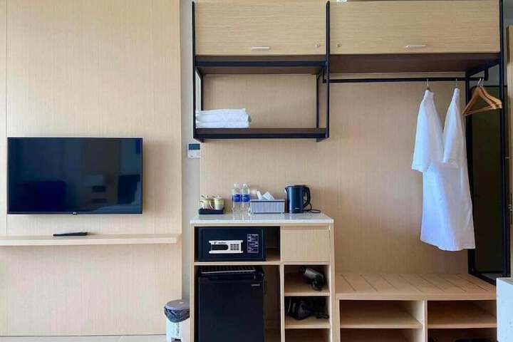 Room 21 of 93
