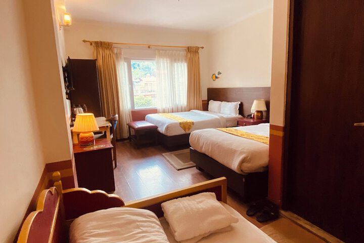 Room 73 of 214