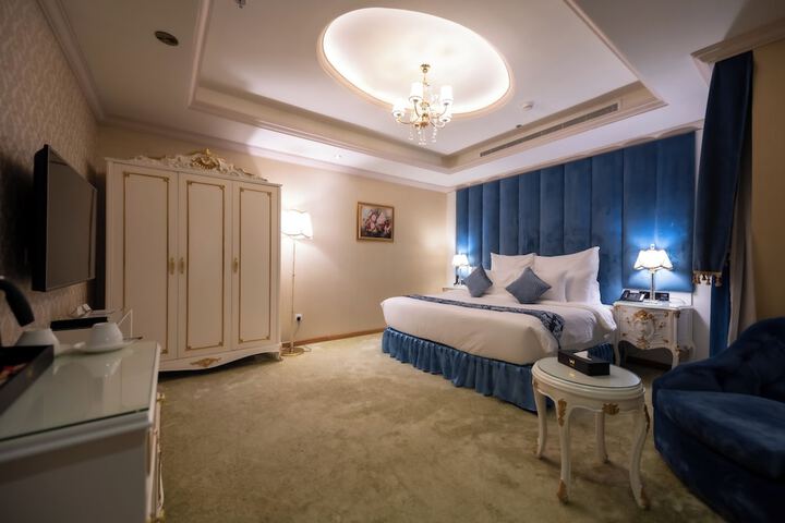 Room 22 of 76