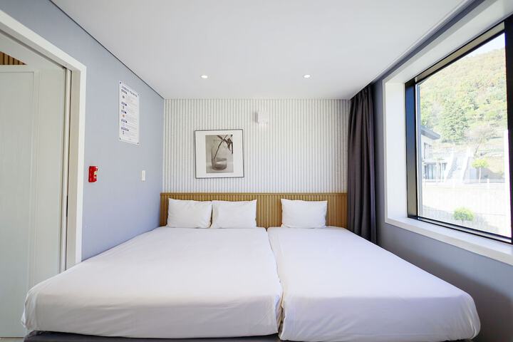 Room 15 of 96