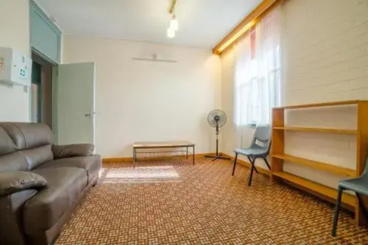 Room 4 of 19