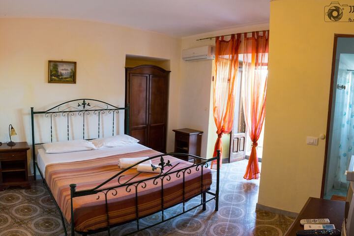 Room 2 of 59