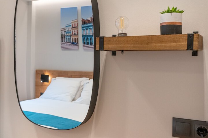 Room 15 of 100