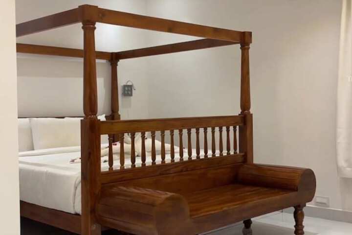 Room 3 of 46