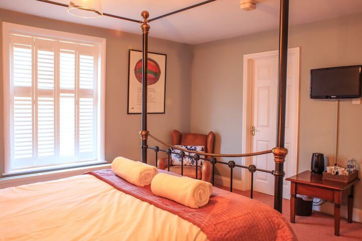 Room 6 of 20