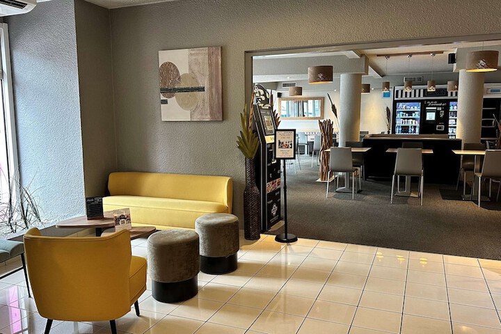Hotel Interior 7 of 33