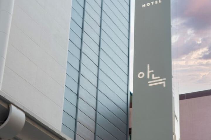 Hotel 169 of 177