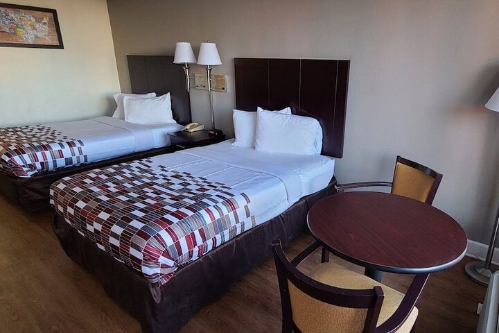 Room 9 of 18