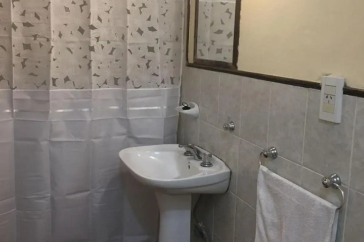 Room 6 of 12