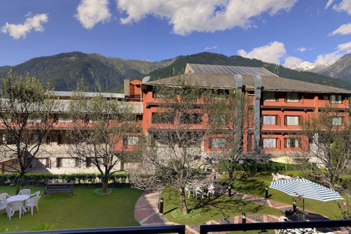 Hotel Exterior 98 of 120