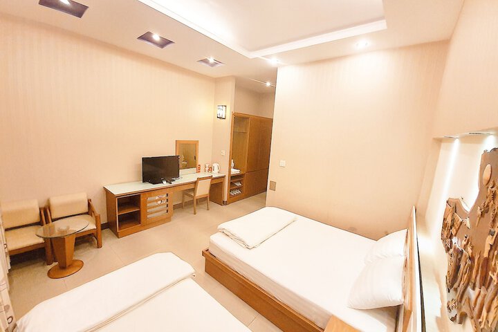 Room 9 of 36
