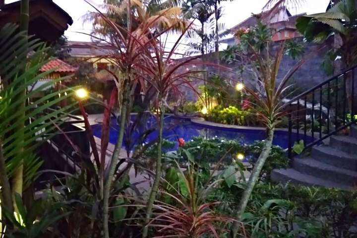 Hotel Exterior 32 of 34