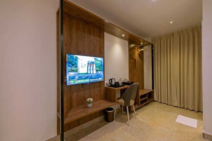 Room 10 of 23