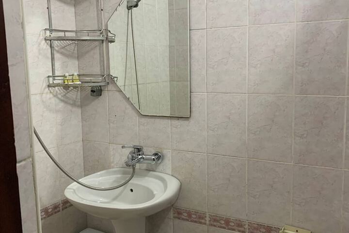 Room 11 of 20