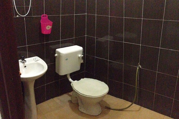 Room 13 of 35