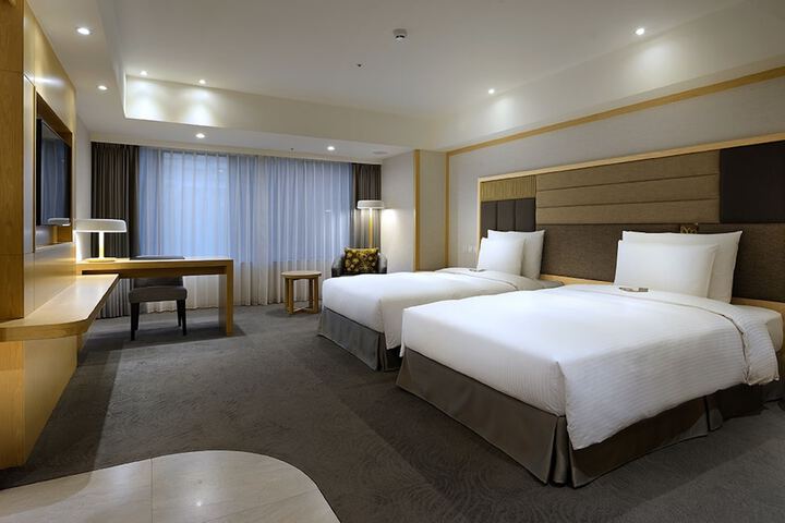 Room 15 of 44