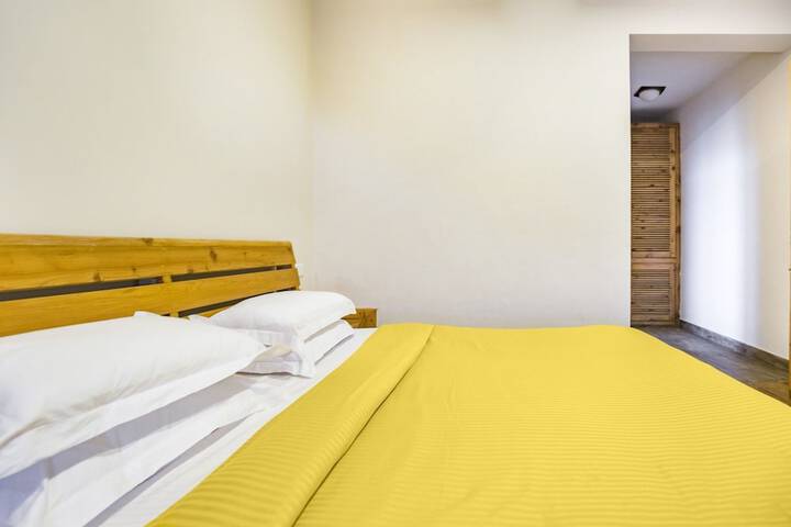 Room 5 of 19