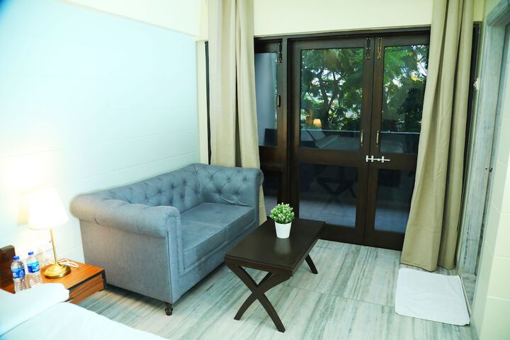 Room 9 of 24