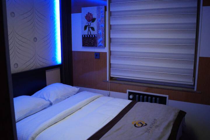 Room 16 of 35