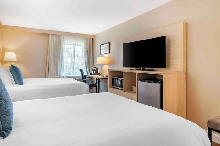 2 Double Beds Accessible (6 of 7)