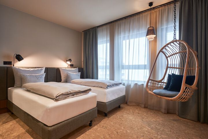 Room 5 of 95